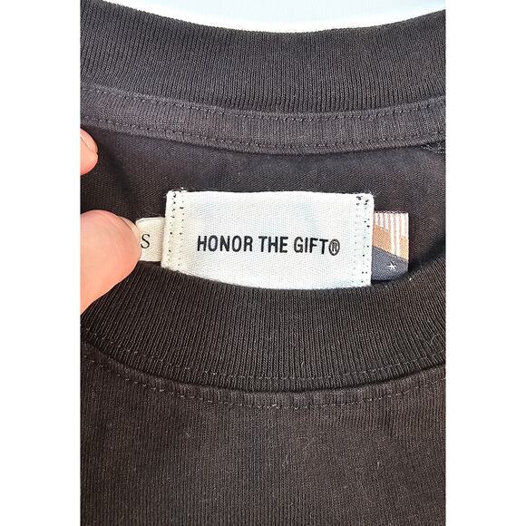 Honor the gift home for the holidays iconic Christmas tee sz S unisex EUC cotton - Picture 4 of 6